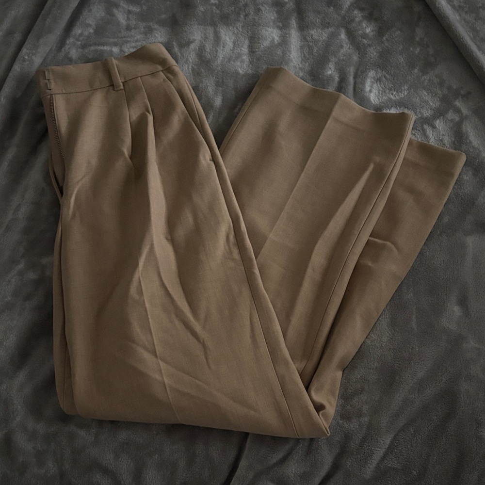 Aritzia Effortless Pants